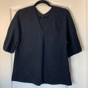 Uniqlo Black V-Neck Cotton Knit – Timeless Classic Short Sleeves Timeless Office